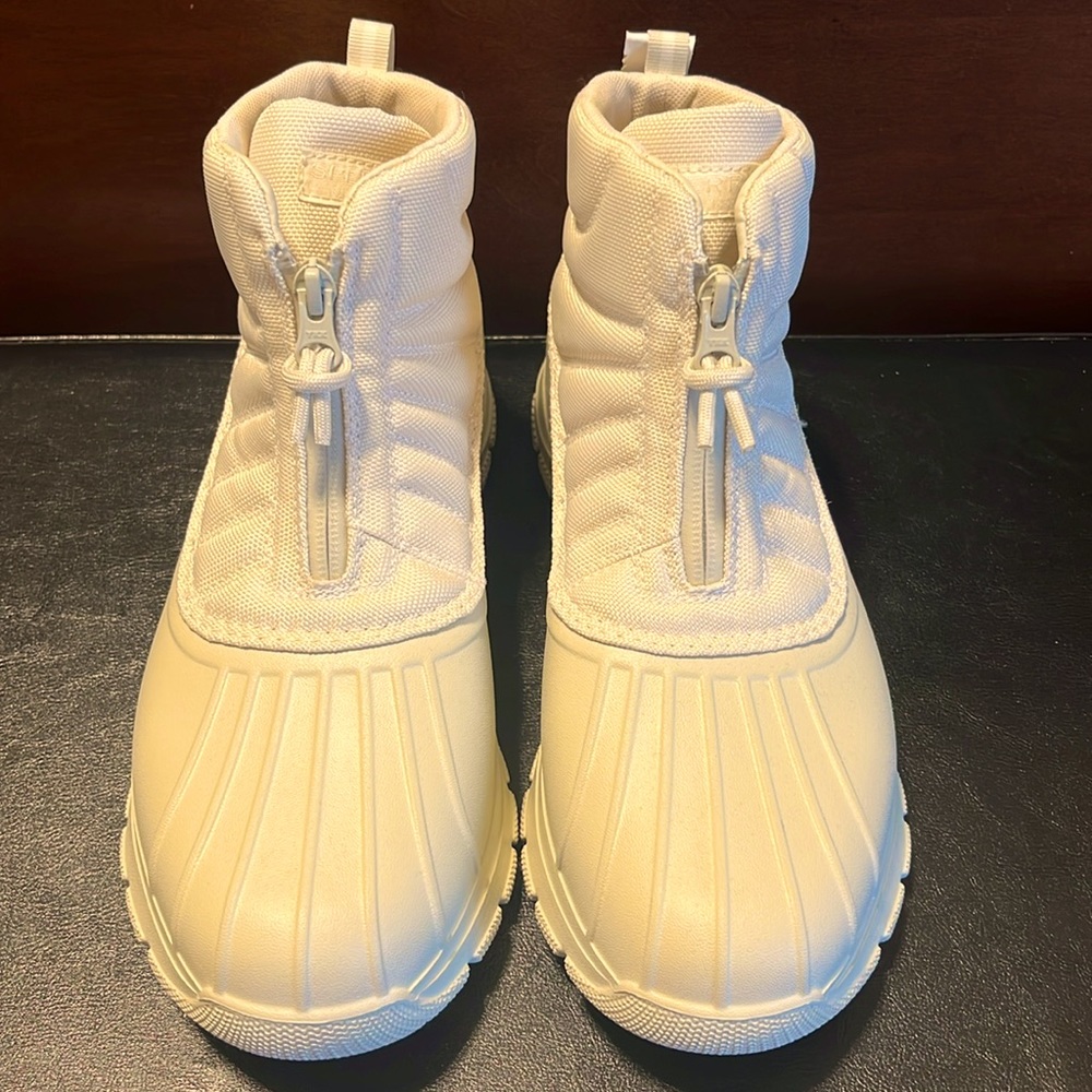 Sperry Women's SeaCycled Duck Float Zip Up Ankle Boots